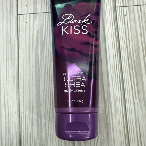 Bath and Body Works Dark Kiss 24 HR Ultra Shea Body Cream 8 oz - Picture 3 of 7